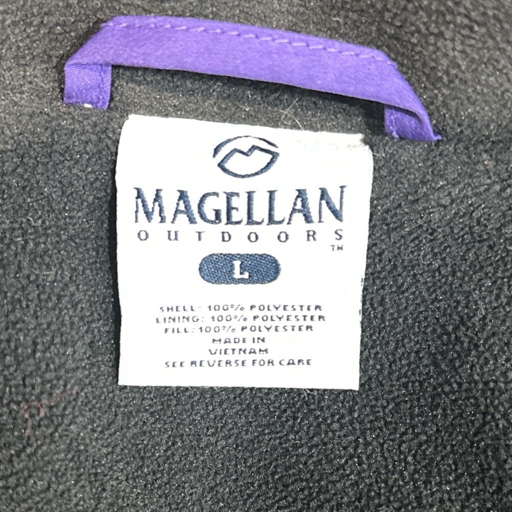 Magellan Purple & black windbreaker size L. No rips